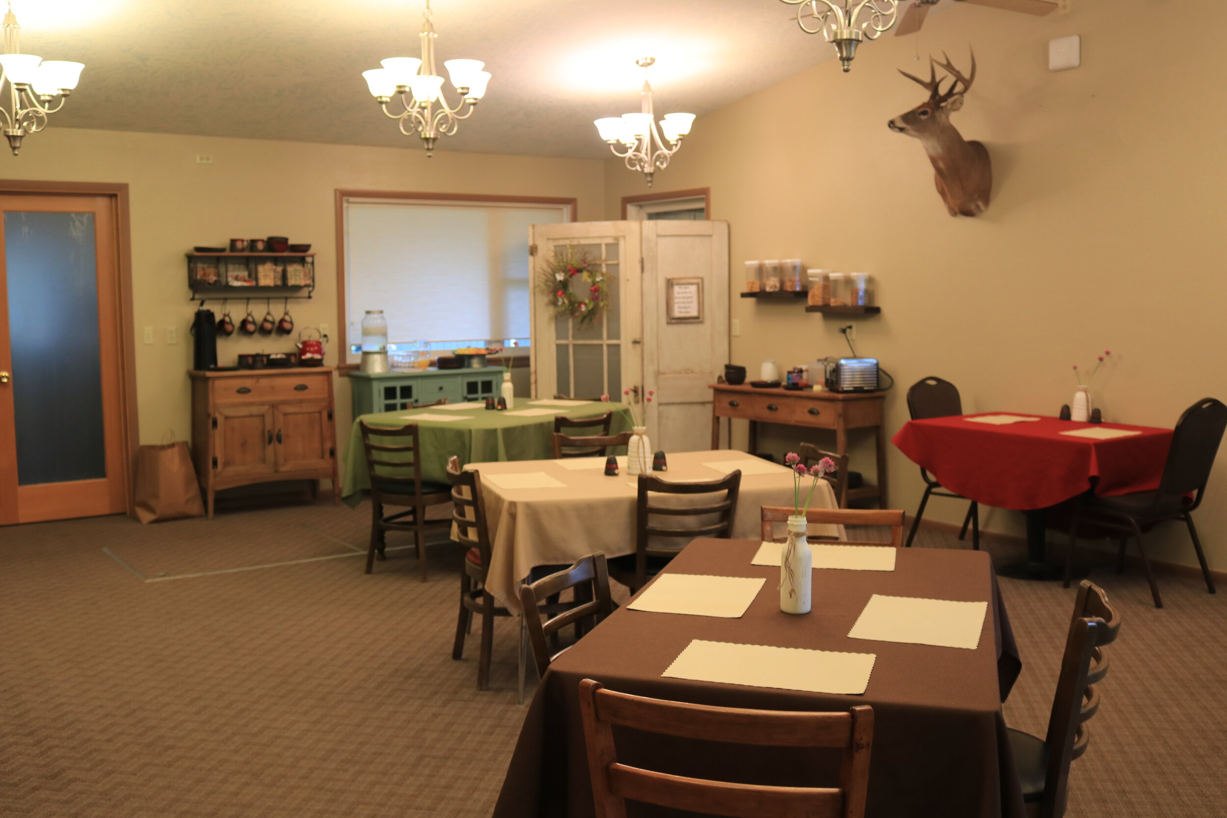 B&B Dinning Room 2